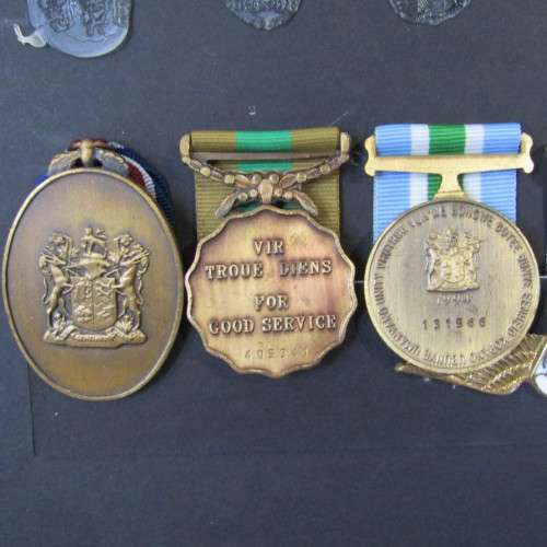 SADF Border War Medal and badges display of Paratrooper Van der Merwe