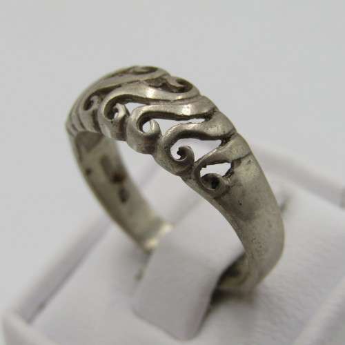 Vintage Sterling silver ring - weighs 2,7g - size Q 1/2