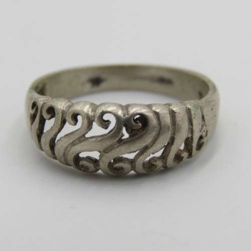 Vintage Sterling silver ring - weighs 2,7g - size Q 1/2