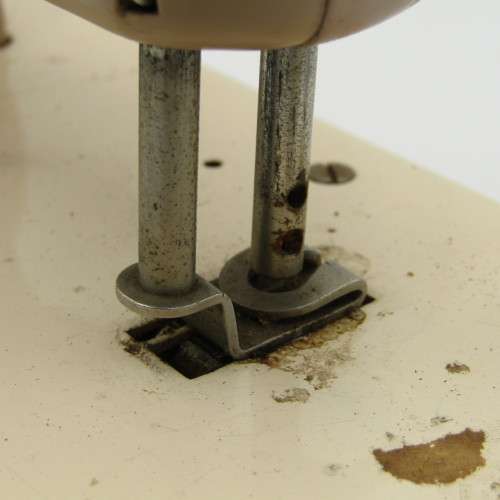 Vintage Singer Sewhandy child`s sewing machine