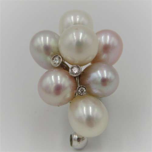 14kt White gold pendant with 7 pearls and 3 small diamonds - weight 6,3g