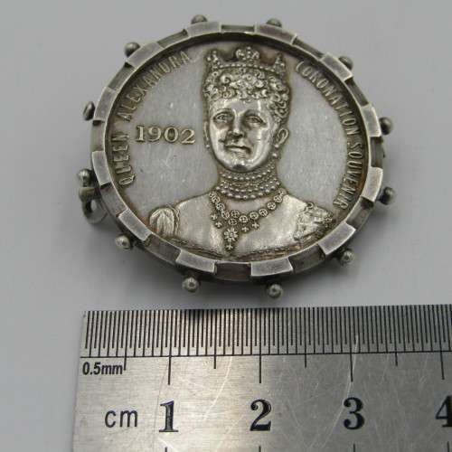 Very rare Sterling silver King Edward VII and Queen Alexandra 1902 Coronation medallion in surround