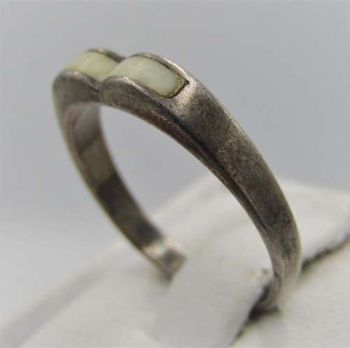Vintage sterling silver ring with inlay - weighs 2,0g - size M