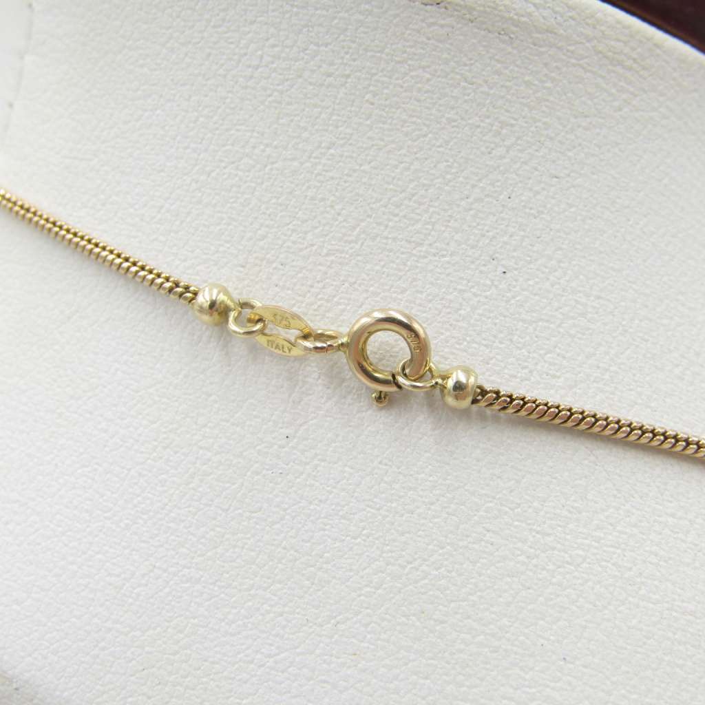9kt Yellow gold snake chain necklace - weighs 2,7 grams - length 52 cm