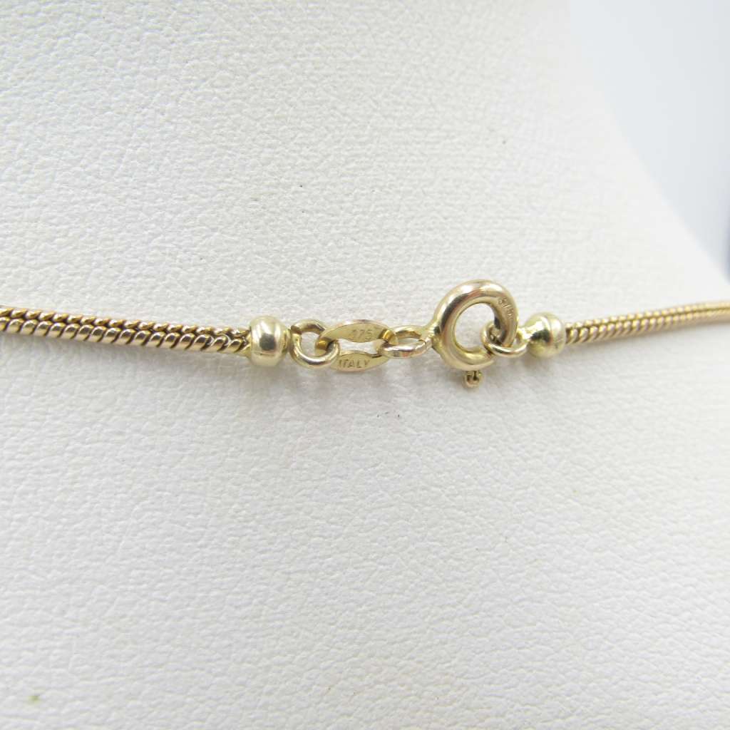 9kt Yellow gold snake chain necklace - weighs 2,7 grams - length 52 cm
