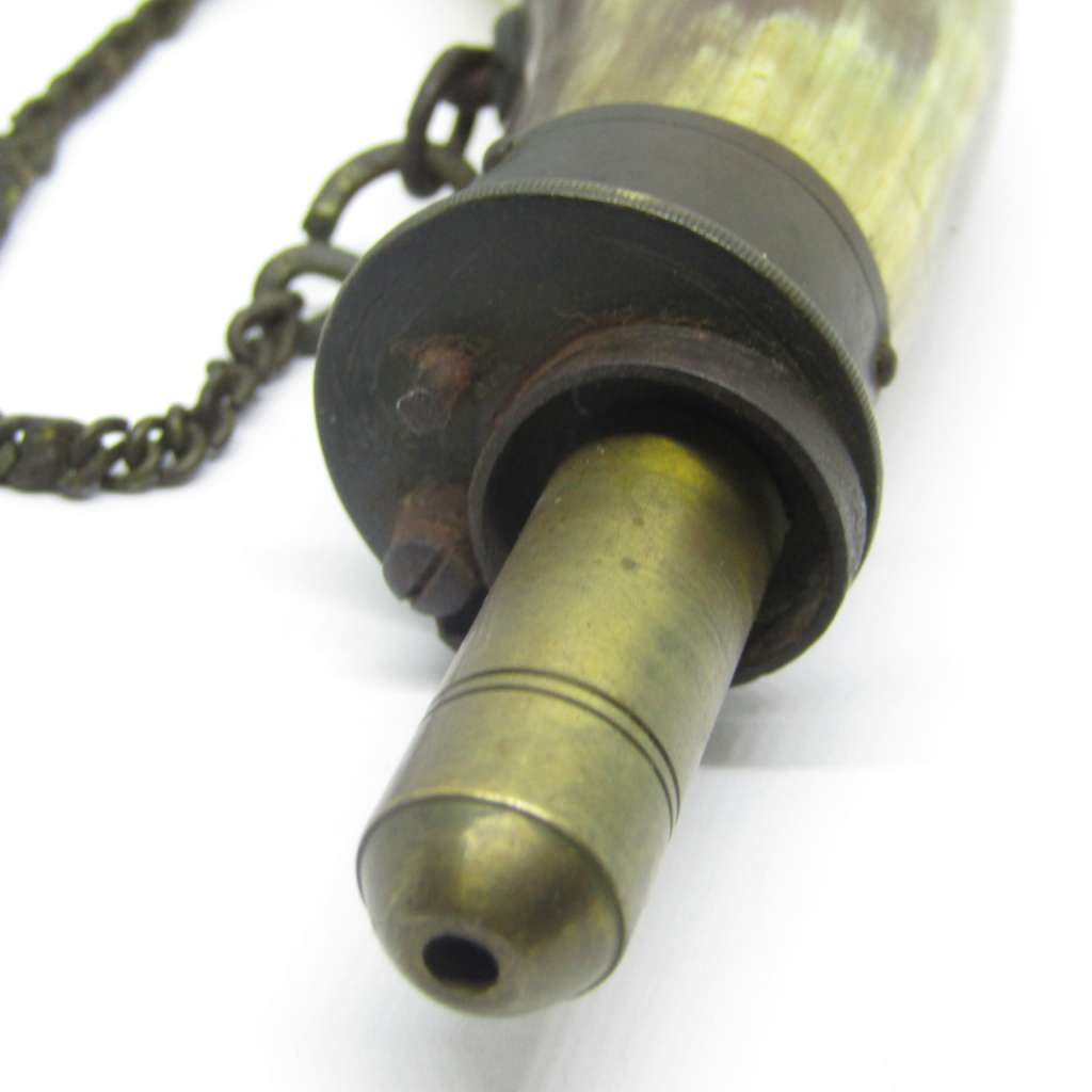 Antique Black powder rifle powder horn