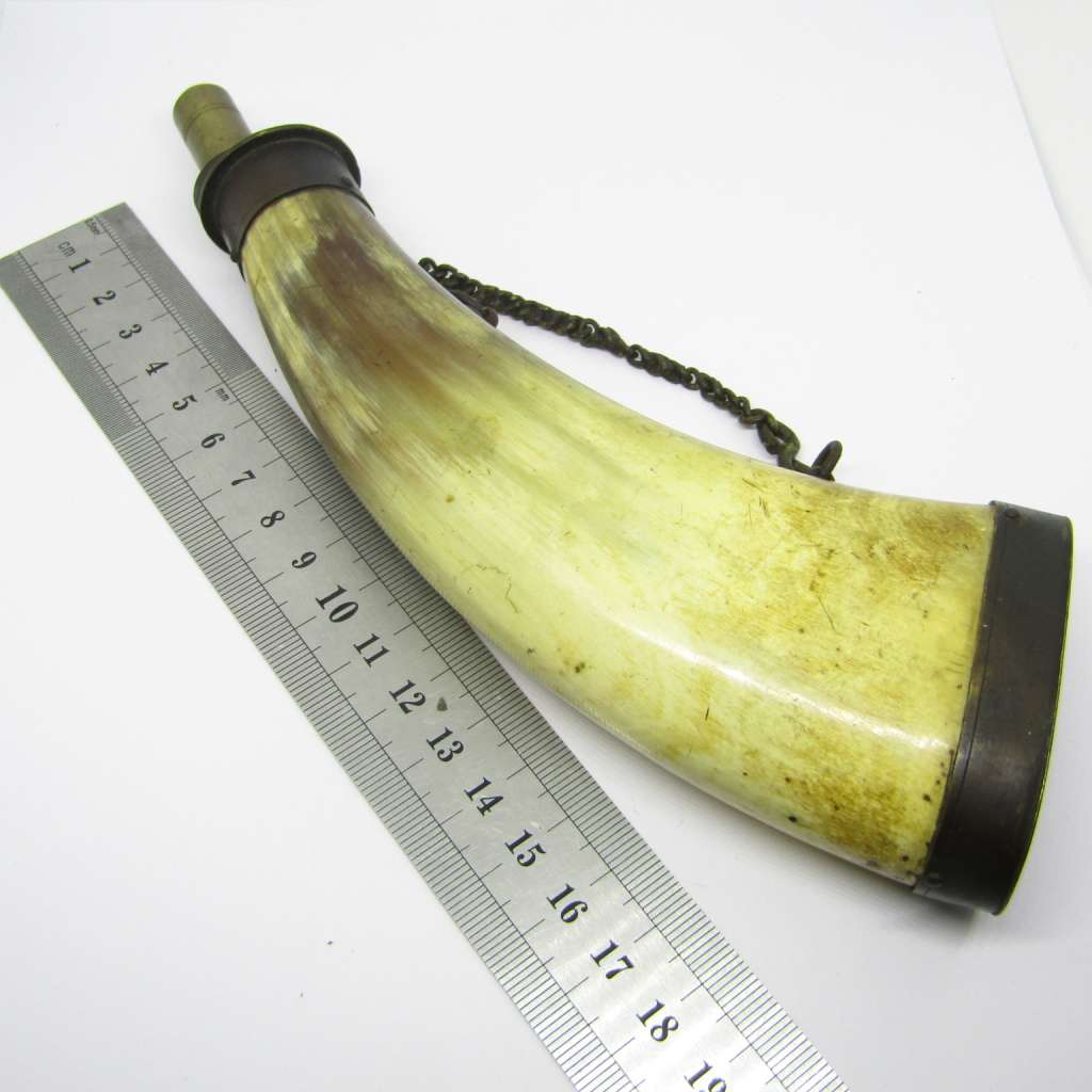 Antique Black powder rifle powder horn