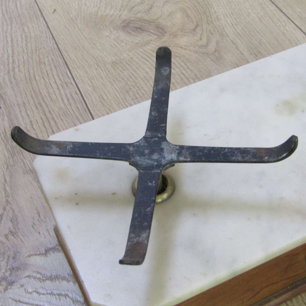 Antique Avery Apothecary balancing scale with weights