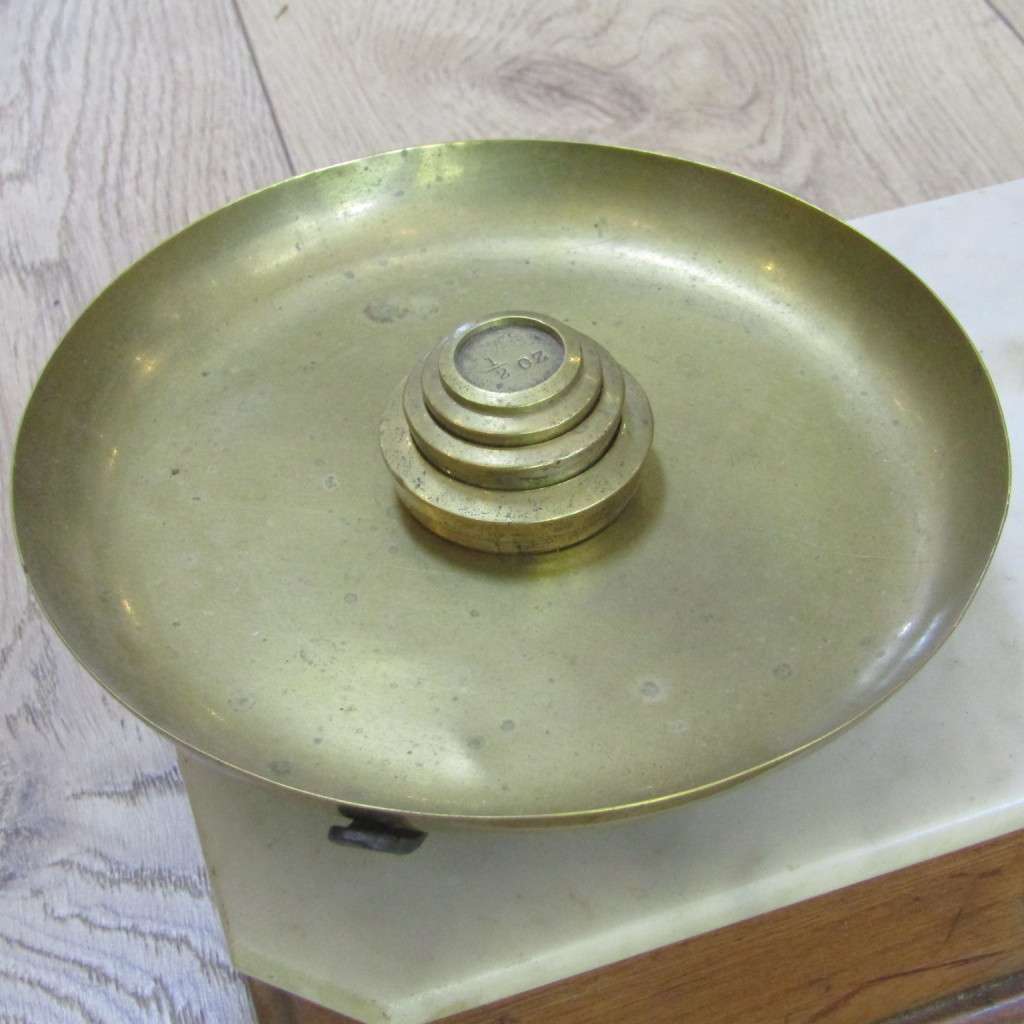 Antique Avery Apothecary balancing scale with weights