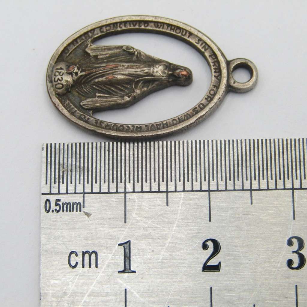 Italian Pray for US catholic pendant with date 1830