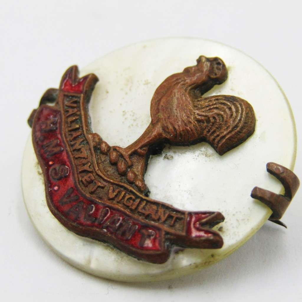 Ships crew badge HMS Valiant - Served in WW1 & WW2