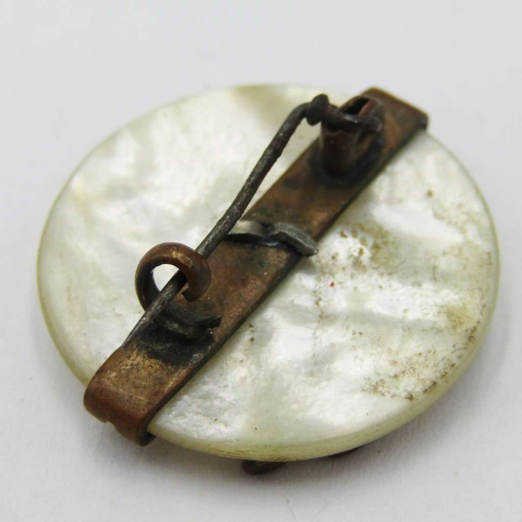 Ships crew badge HMS Valiant - Served in WW1 & WW2