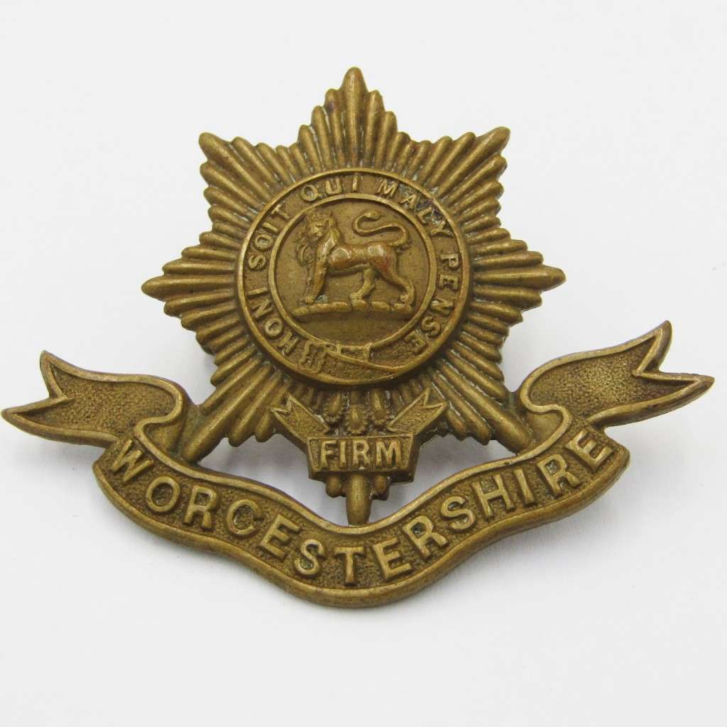 Royal Army Worcestershire regiment cap badge