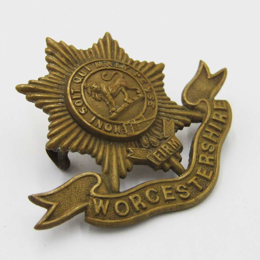 Royal Army Worcestershire regiment cap badge