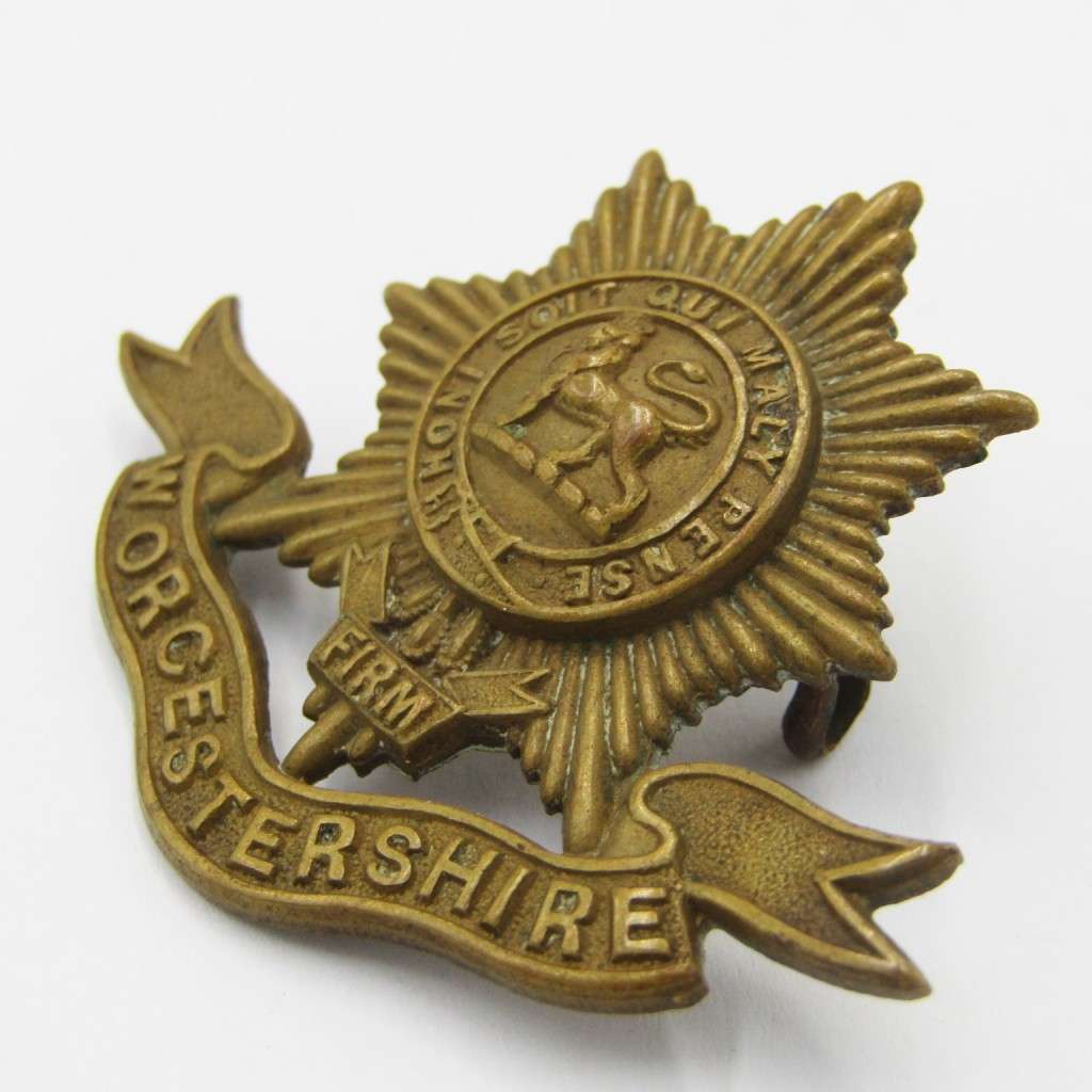 Royal Army Worcestershire regiment cap badge