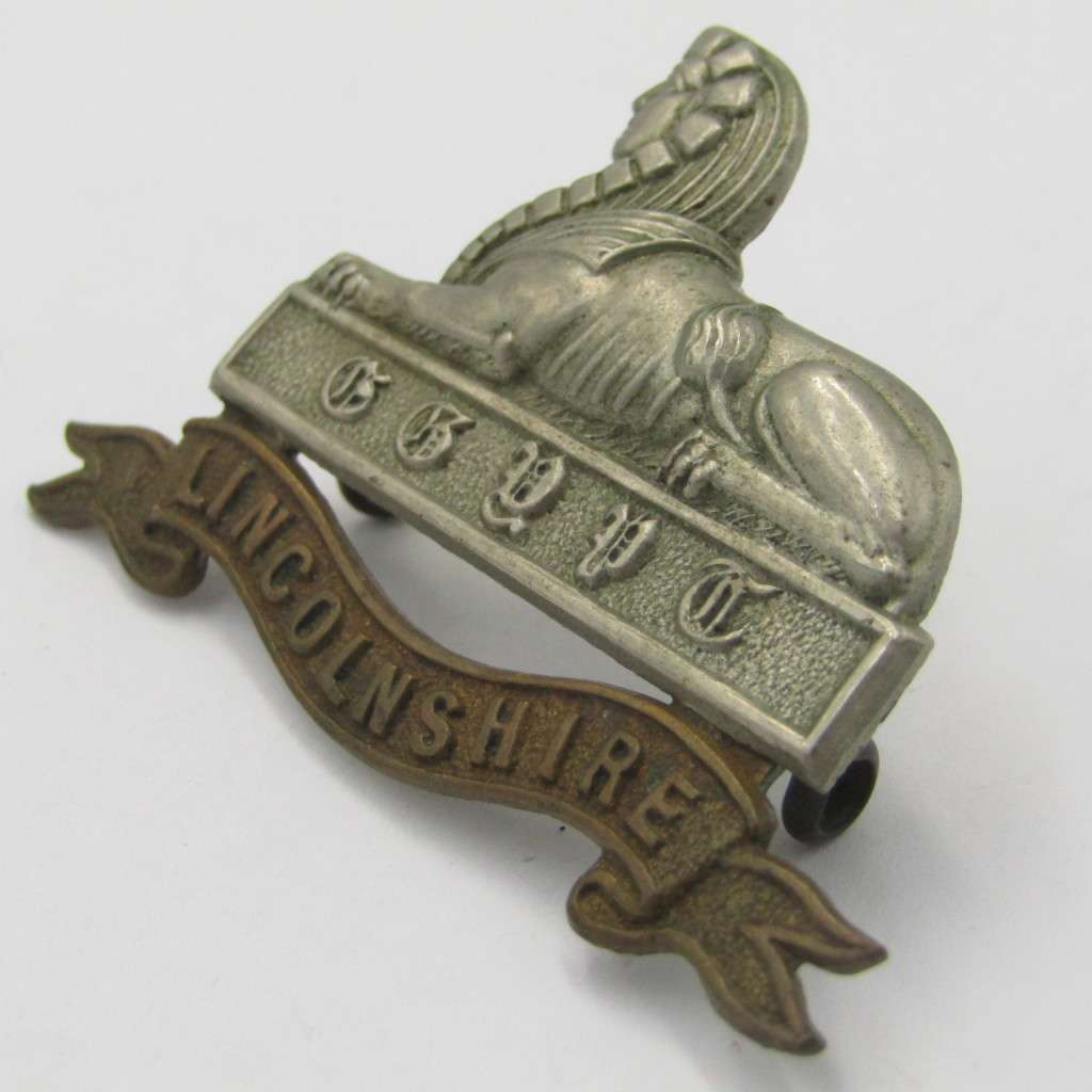 Royal Army Lincolnshire regiment cap badge