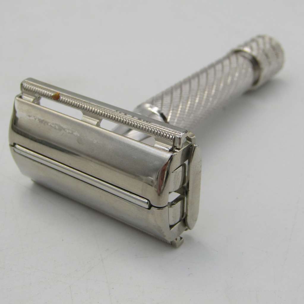 Vintage Gillette Aristocrat one piece razor - excellent condition