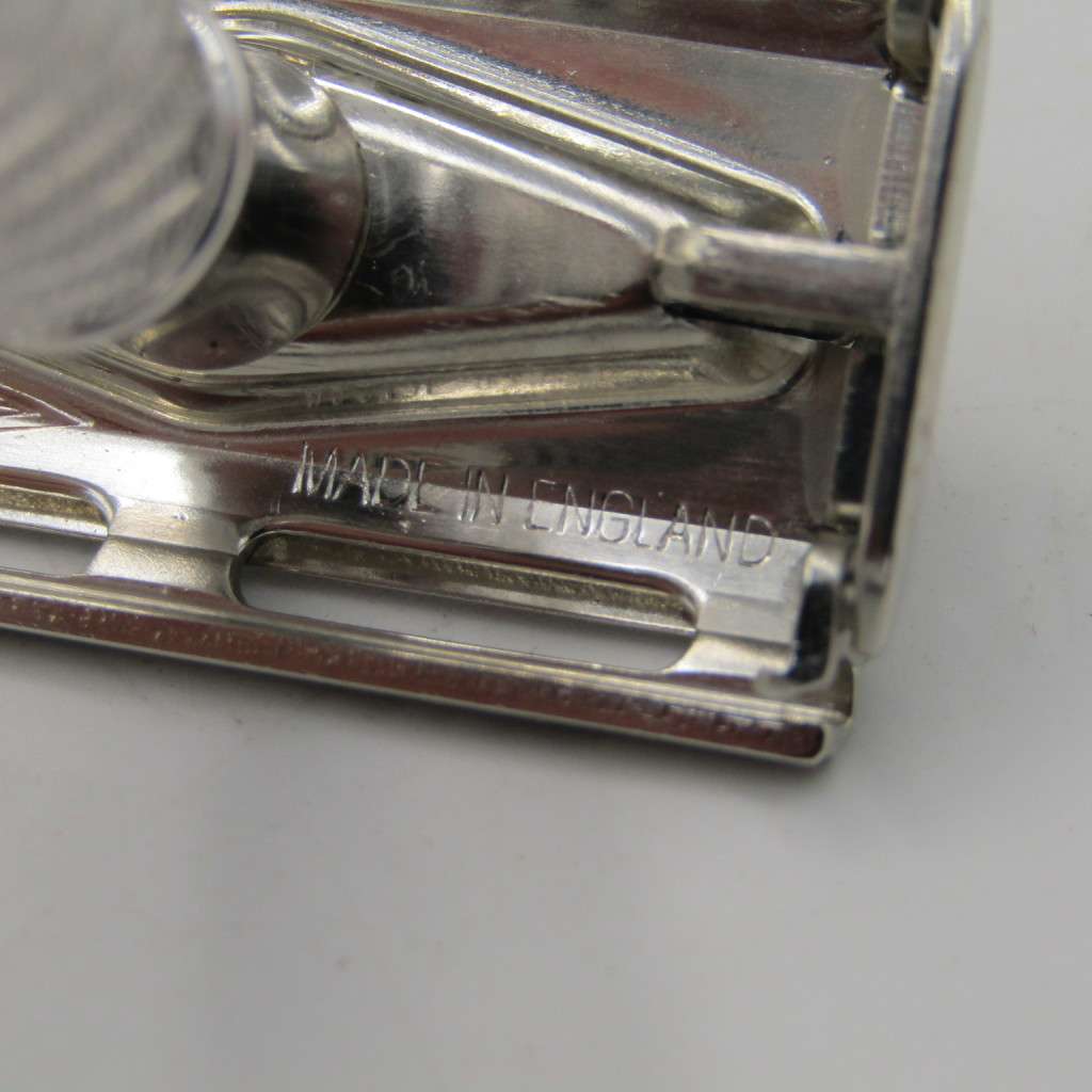 Vintage Gillette Aristocrat one piece razor - excellent condition