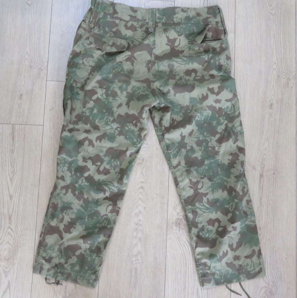 Old koevoet Camo pattern task Force combat trousers - size 46