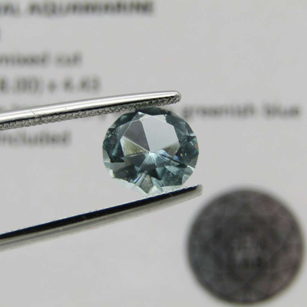 Natural Aquamarine of 1,38 carat - Round mixed cut - very slightly greenish blue with Gemlab