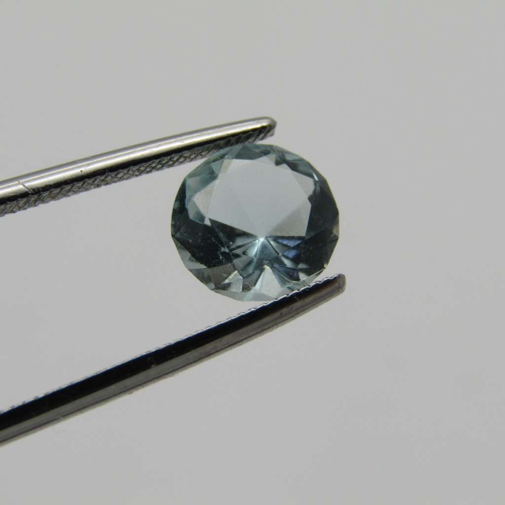 Natural Aquamarine of 1,38 carat - Round mixed cut - very slightly greenish blue with Gemlab