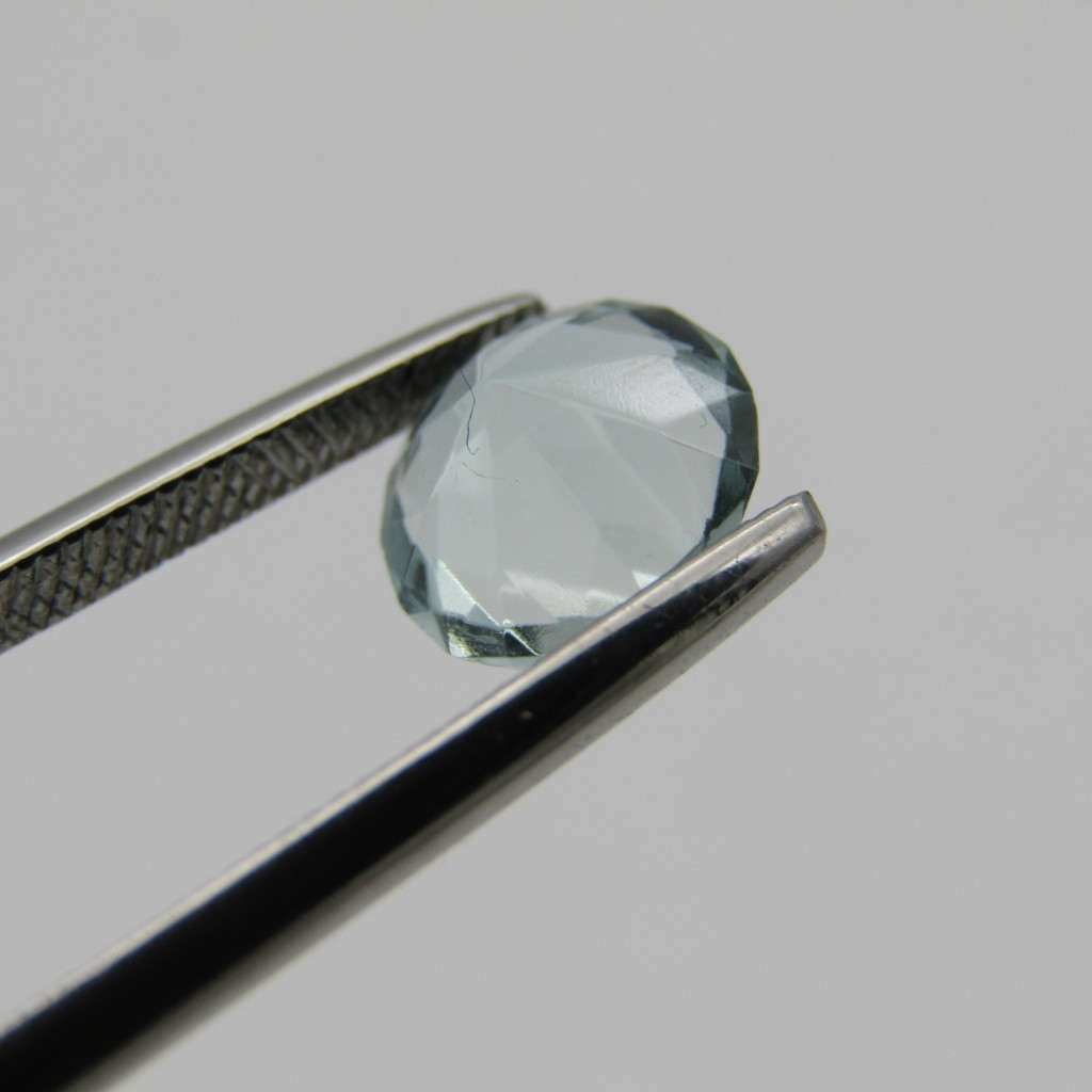 Natural Aquamarine of 1,38 carat - Round mixed cut - very slightly greenish blue with Gemlab