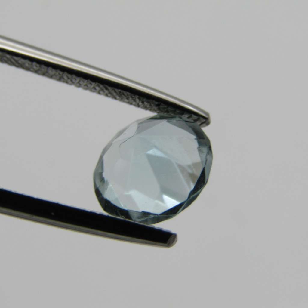 Natural Aquamarine of 1,38 carat - Round mixed cut - very slightly greenish blue with Gemlab