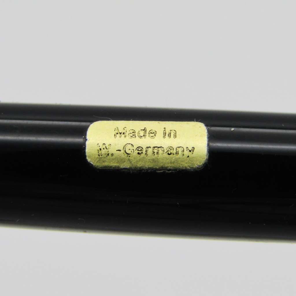 Mont Blanc Meisterstuck roller ball pen in box - serial #KB251343