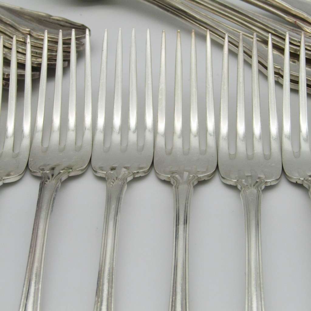 100 KKS German cutlery set with 11 knives / 12 forks / 11 spoons plated with about 140g of silver