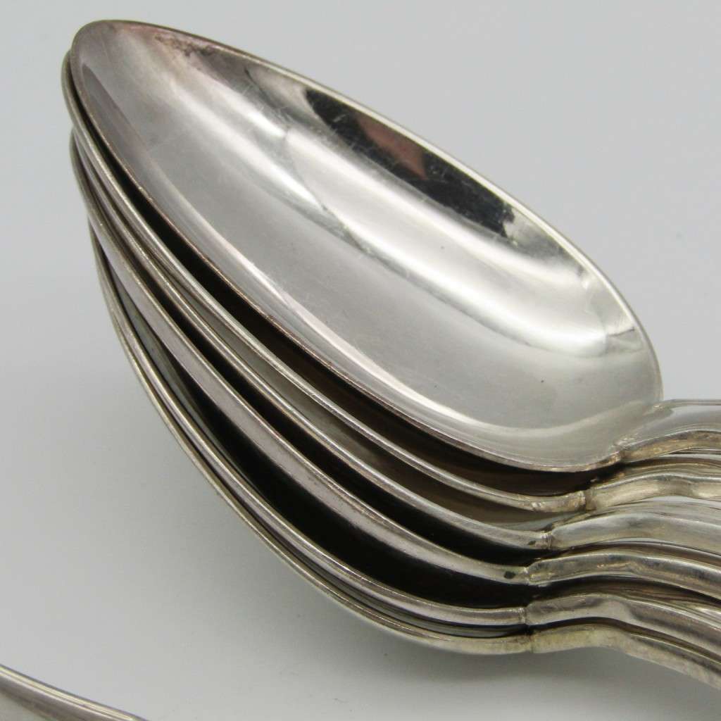 100 KKS German cutlery set with 11 knives / 12 forks / 11 spoons plated with about 140g of silver