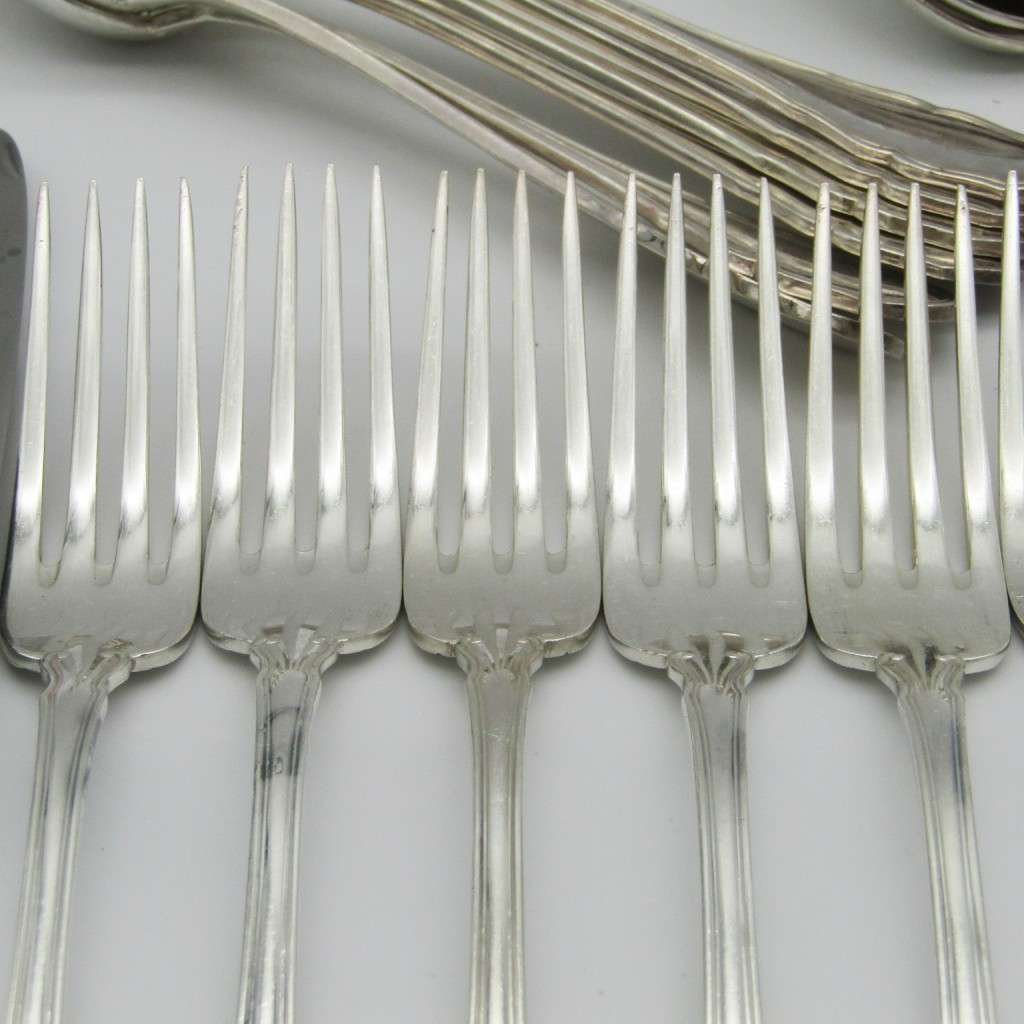 100 KKS German cutlery set with 11 knives / 12 forks / 11 spoons plated with about 140g of silver