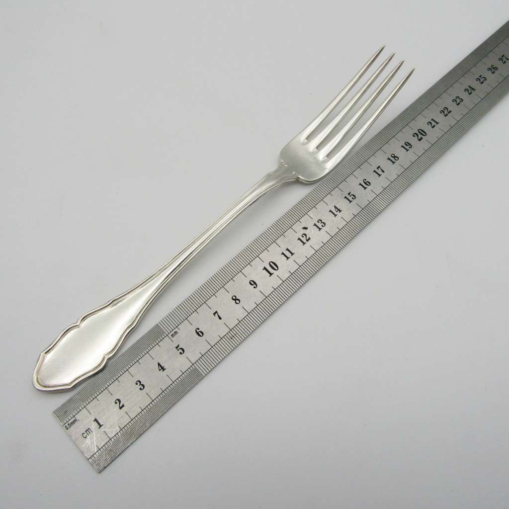 100 KKS German cutlery set with 11 knives / 12 forks / 11 spoons plated with about 140g of silver