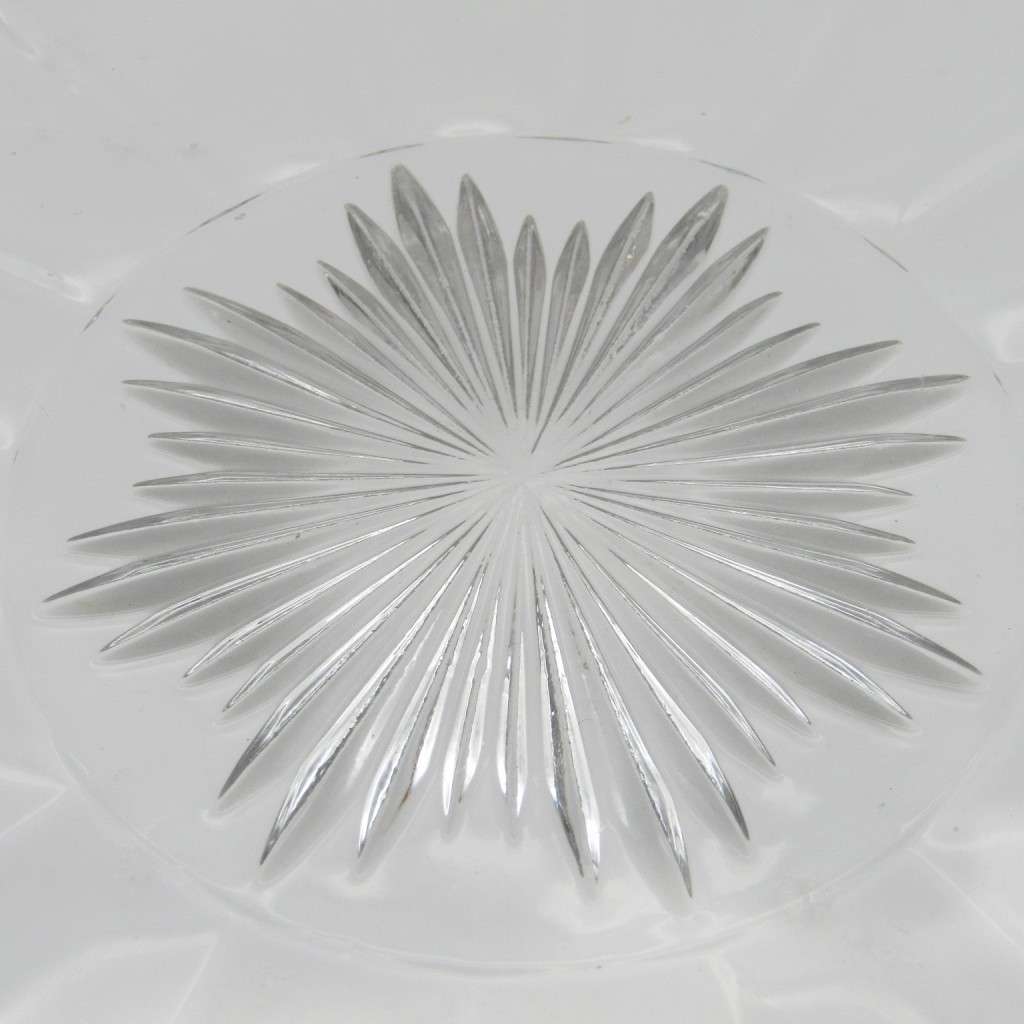Beautiful Crystal glass round serving snack platter