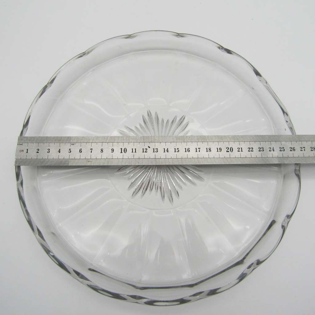 Beautiful Crystal glass round serving snack platter