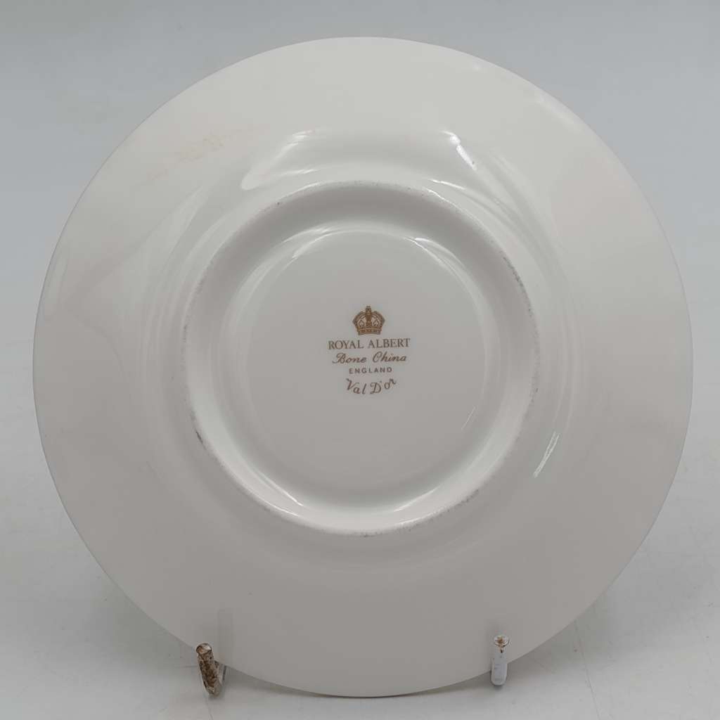 Royal Albert Val d`or porcelain tea set - 6 trios, milk jug and bowl