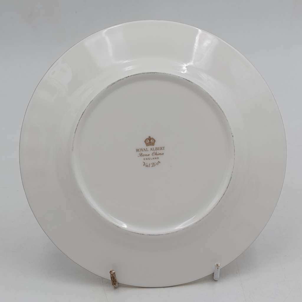 Royal Albert Val d`or porcelain tea set - 6 trios, milk jug and bowl