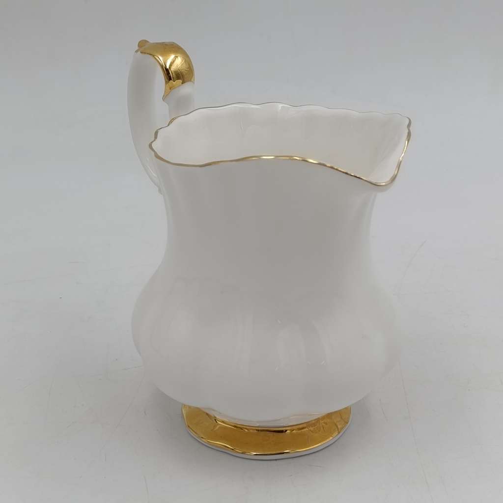 Royal Albert Val d`or porcelain tea set - 6 trios, milk jug and bowl