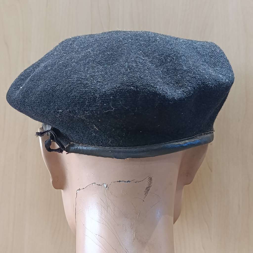 SADF Armoured Corps beret with badge and balkie - size 52