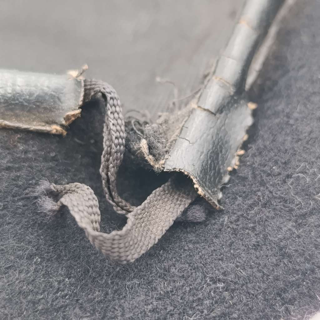 SADF Armoured Corps beret with badge and balkie - size 52