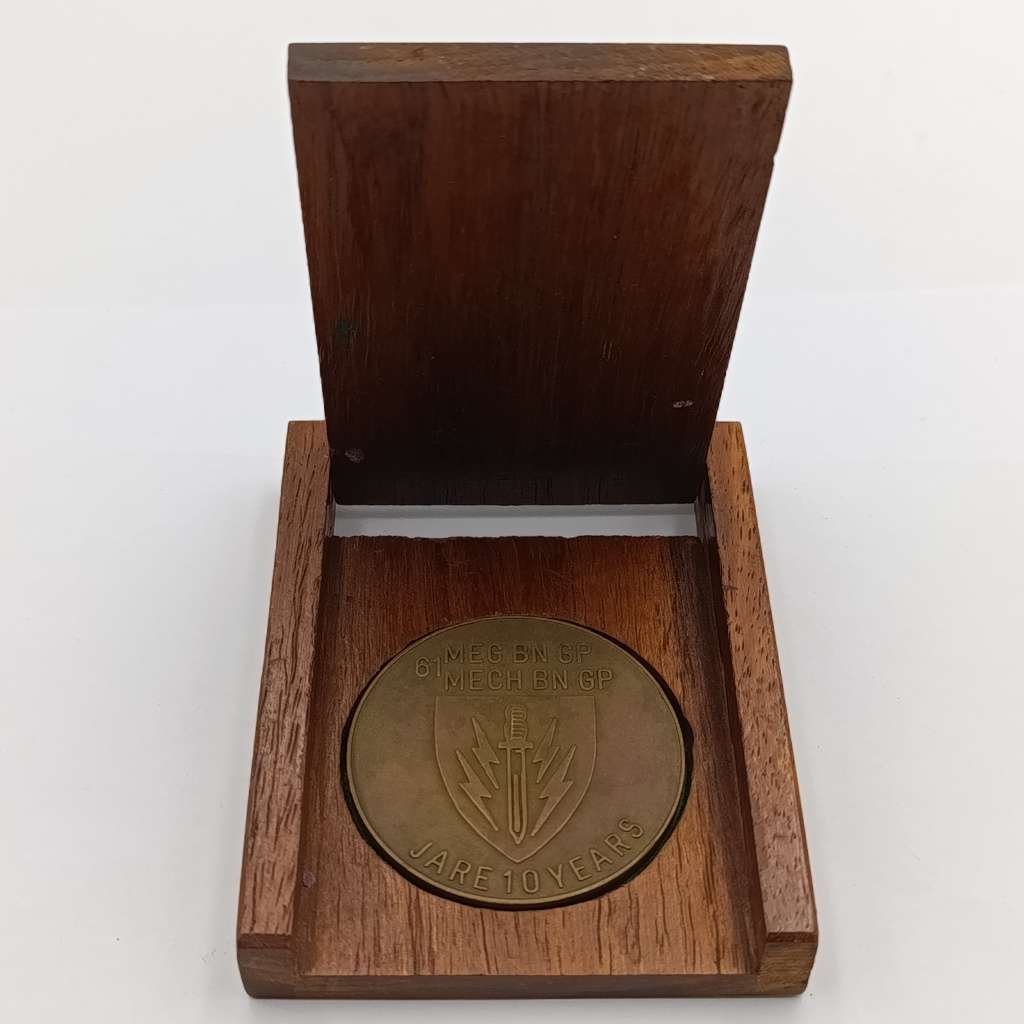 SADF 61 Mech Sektor 10 commemorative 10 Year medallion #647 in case