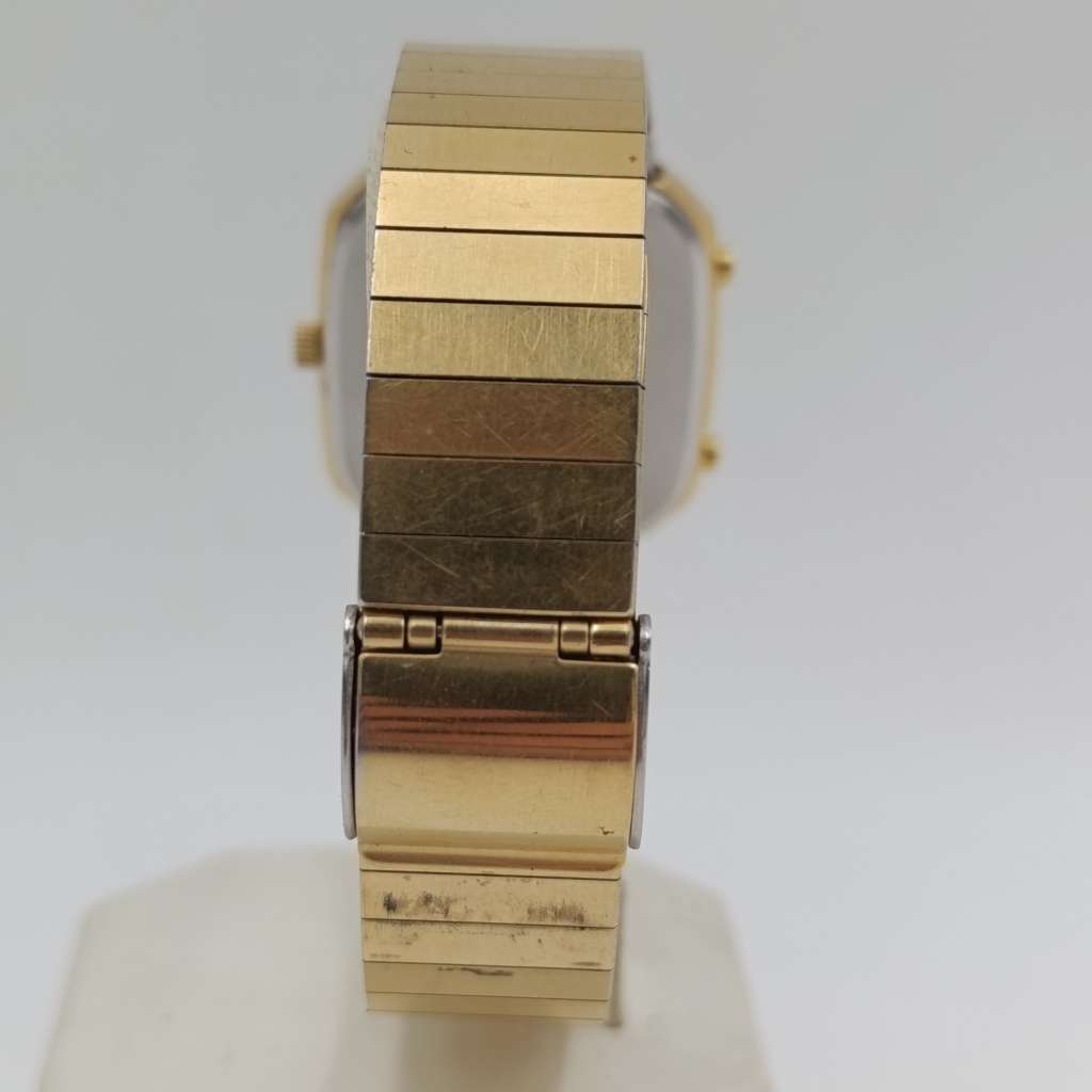 Vintage Seiko Quartz alarm-chronograph analog-digital gold colour mens watch - working