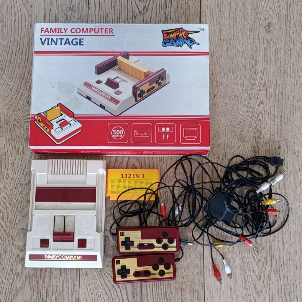 Family Computer Vintage TV Games console with game