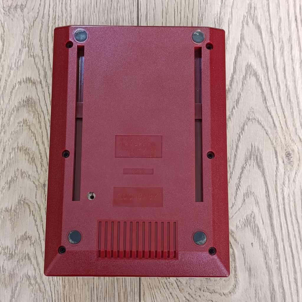 Family Computer Vintage TV Games console with game