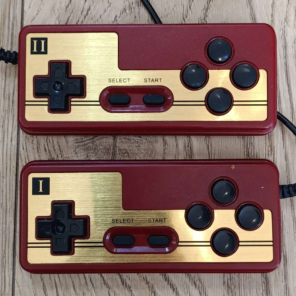 Family Computer Vintage TV Games console with game