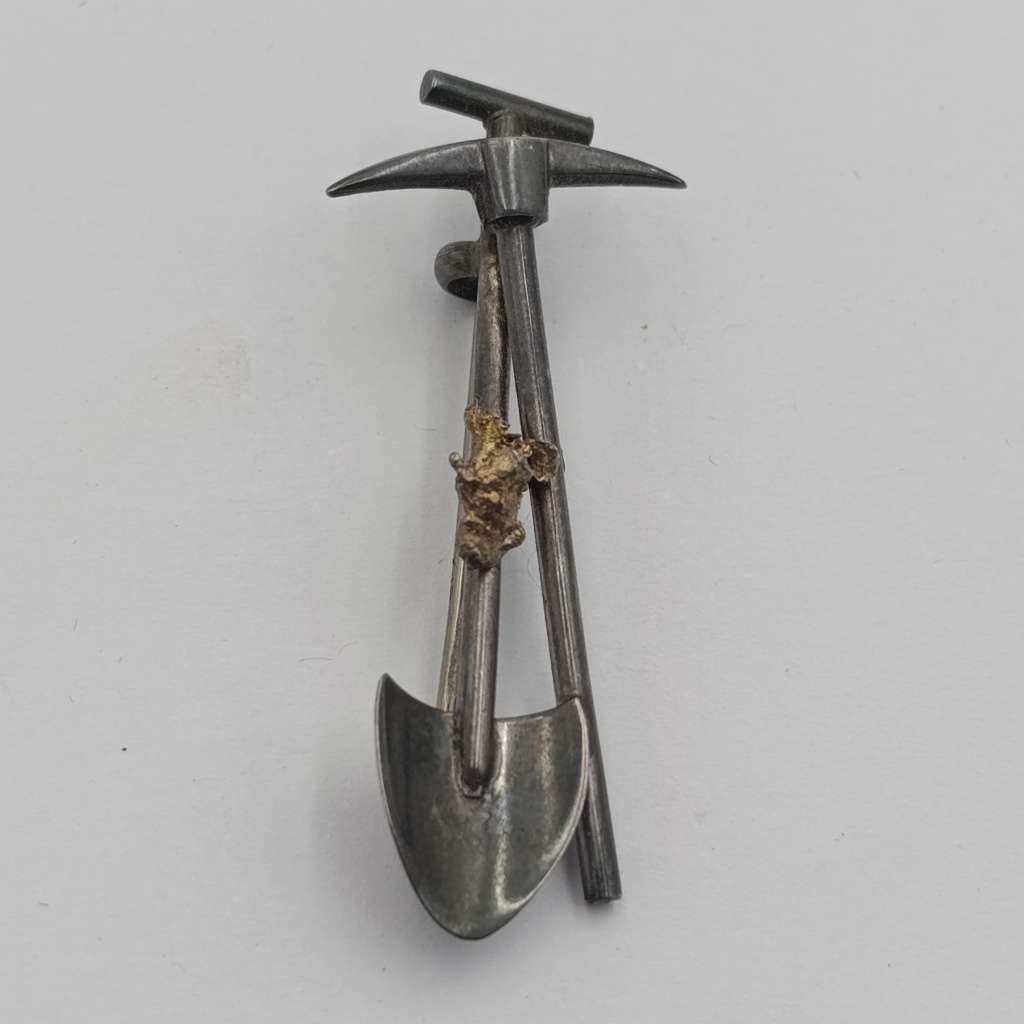 Antique Gold diggers pick and shovel brooch with 9kt gold nugget in original box