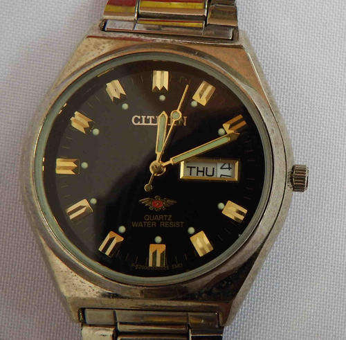 Citizen quartz mens watch - working - as per photo