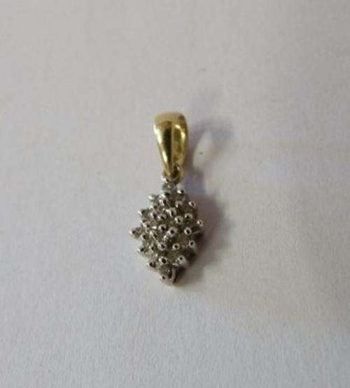 9kt gold pendant with small diamonds - as per photo