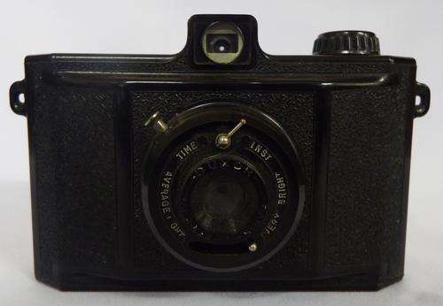 Vintage LEC Junior camera with decent leather pouch - as per photo