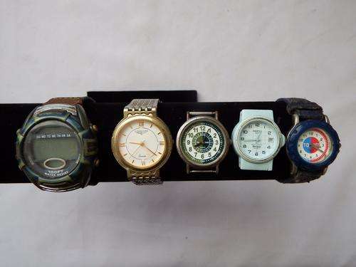Lot of 5 watches - as per photo ( Not tested )