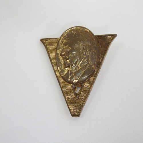 WW2 Jan Smuts Victory pin badge